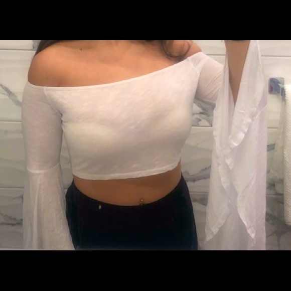 LF Tops - LF off the shoulder crop top